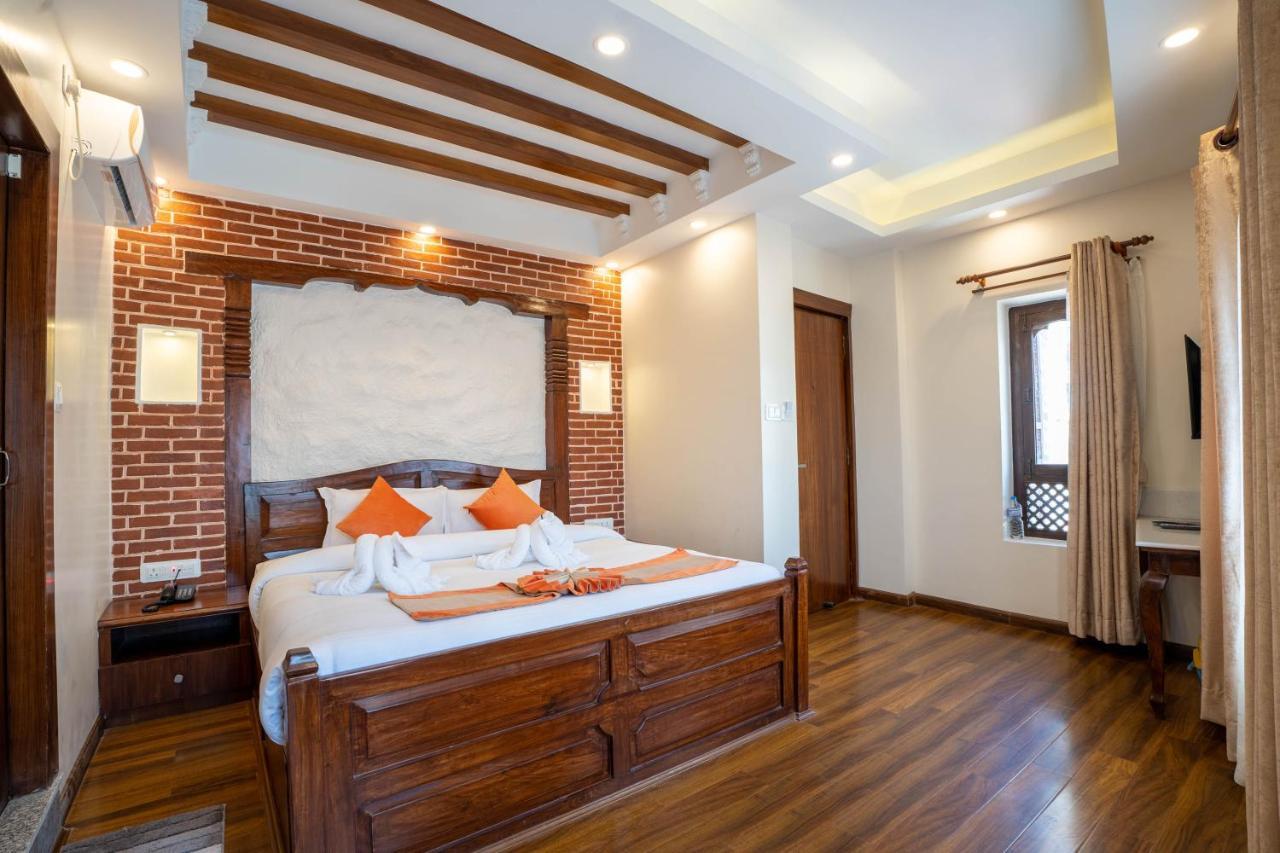 Airport Himalaya Boutique Hotel Катманду Экстерьер фото