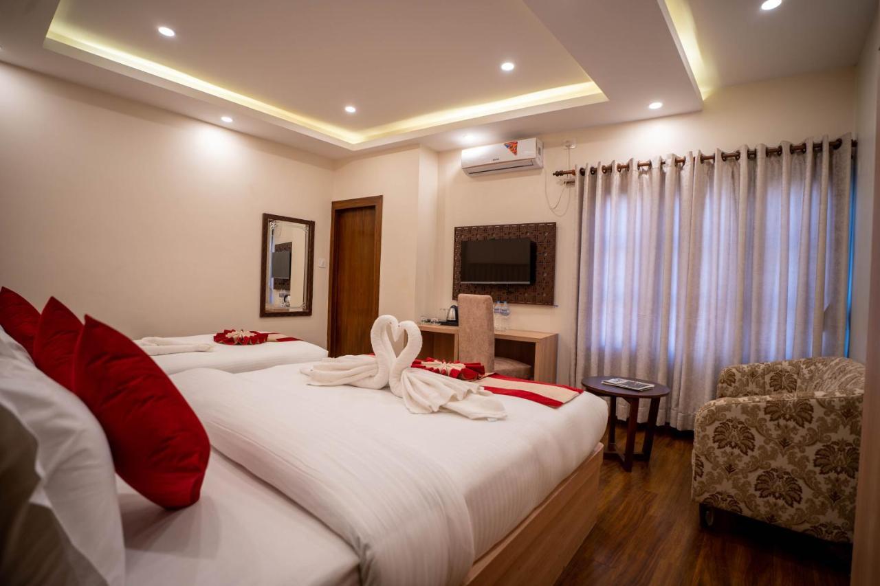 Airport Himalaya Boutique Hotel Катманду Экстерьер фото