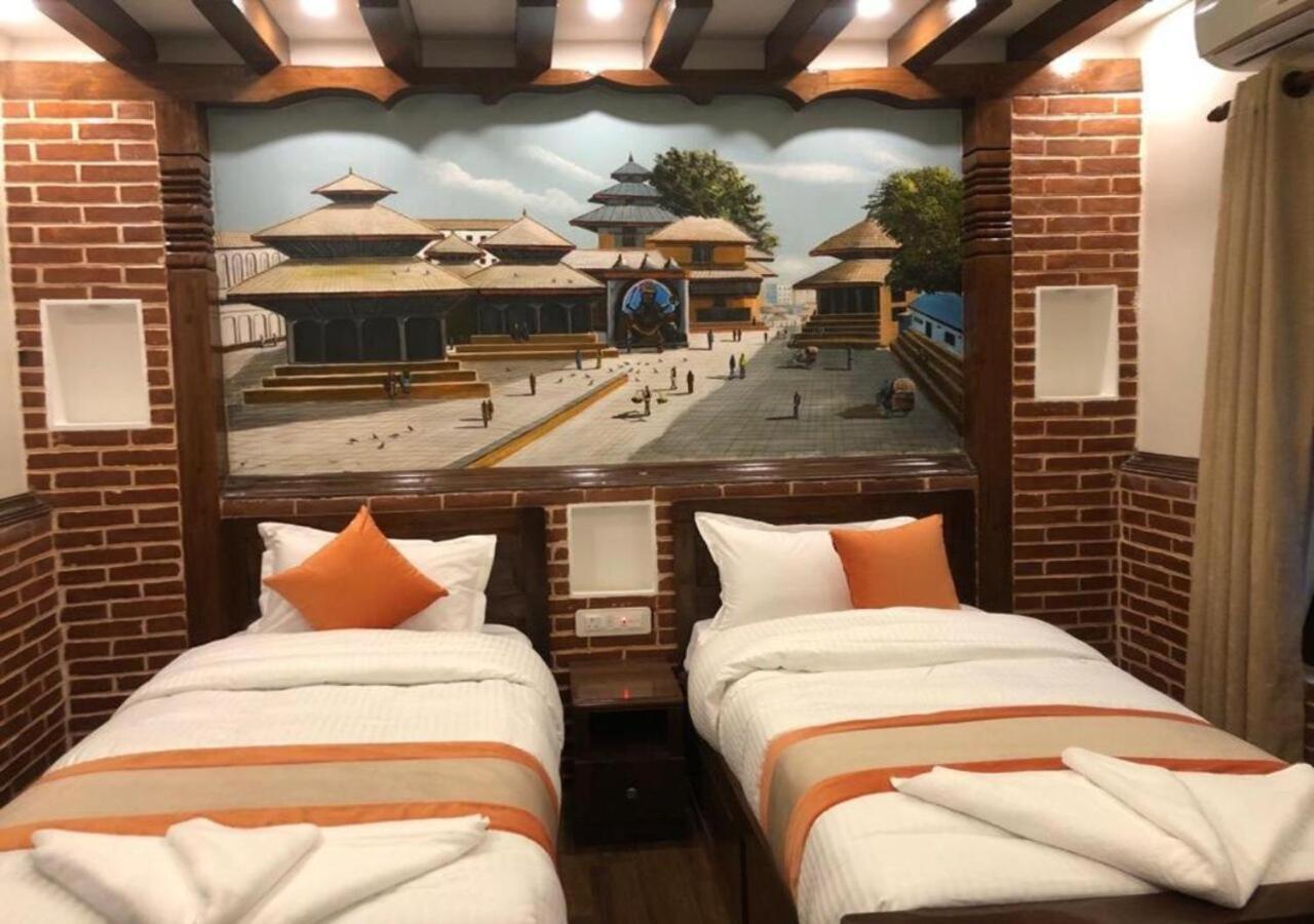 Airport Himalaya Boutique Hotel Катманду Экстерьер фото